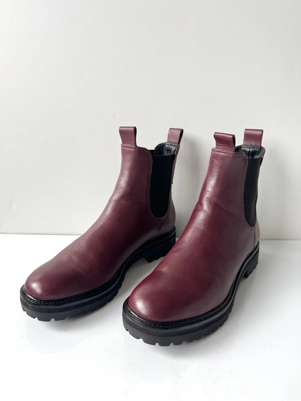 Everlane The Lugsole Chelsea Boots in Bordeaux Size 10.5